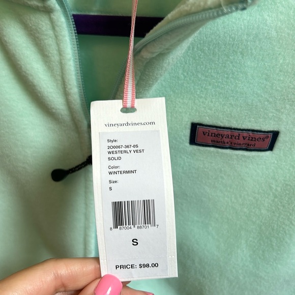 Never worn Vineyard Vines fleece vest - Picture 3 of 3